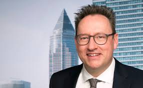 Fintech legt Fonds sowie Krypto-Zertifikate auf und liefert Asset Managern  KI-Modelle