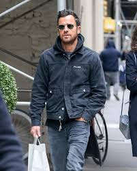 Justin paul theroux is an american actor, producer, director, and screenwriter. Jennifer Aniston Has Already Moved Justin Theroux S Things Out Of Her La House Say Friends