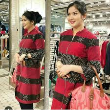 Terutama saat menjalani proses wawancara kerja, menggunakan contohnya saja untuk orang yang bertubuh gemuk, baju dengan model umbrella skirt sangat tidak dianjurkan karena menambah volume tubuh. Midi Dress Ethnic Tenun Ikat Troso Batik Modern Blanket Lazada Indonesia