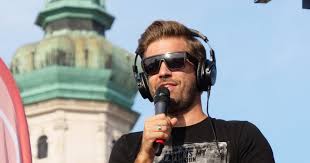 Hatalmas botrányt kavart sebestyén balázs háza! Index Fomo Kerekbilincset Kapott Sebestyen Balazs