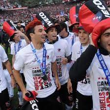 La alegría por la coronación en el torneo final es directamente proporcional al orgullo por entrar nuevamente en la. Scocco Maxi Pablo Perez Y El Tata Recordaron El Titulo De 2013