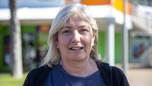 E Tū Tangata: Standing together to address tall poppy syndrome in New  Zealand