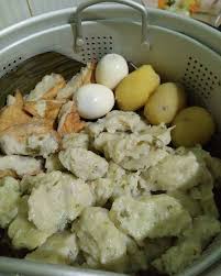 Campurkan gilingan ayam dengan udang, wortel, bawang daun, gula, garam, minyak wijen, saus . Resep Siomay Untuk Jualan Sekali