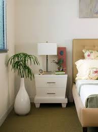 Enhance The Look Of Your House With Floor Vases Interior Decorating Living Room Vases Decor Interior Room Decoration
