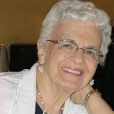 Leigha Sardo's Instagram, Twitter & Facebook