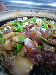Claypot chicken rice is eaten with generous drizzles of sweet dark soy sauce and in my version, flavoured shallot oil. 4 Best Claypot Chicken Rice Klang Valley Kampungboycitygal