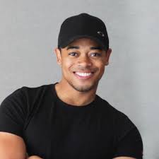 👨🏽‍💻Damian Ulloa