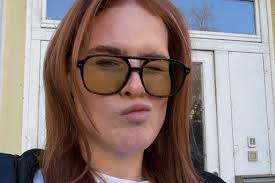 Video: Adele sagt ihr Konzert in Phoenix ungeschminkt und ganz natürlich ab 