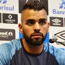 Stats de carrière (apparitions, buts, cartons) et historique de transfert. Maicon Gremio Futcards