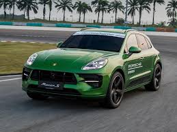 A sports car that is practical but never ordinary. Facelifted Porsche Macan S Launched In Malaysia From Rm 625 000 Wapcar