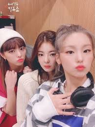 Schau dir unsere auswahl an yeji itzy an, um die tollsten einzigartigen oder. Itzy Yuna Lia Yeji Itzy Girl Group Lia