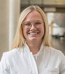 Lea Schuster's Instagram, Twitter & Facebook