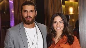 Can Yaman y y Demet Özdemir: todo lo que sabemos de su relación - Divinity