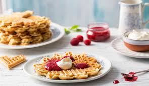 Denne opskrift på vafler med blomkålsris er et eksempel på, hvor nemt det går at genbruge sine rester, så man ikke behøver. Oppskrift Vafler Fra Sjomannskirken I Kobenhavn Oppskrift Mat Bakevarer Vafler