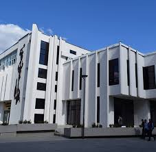 Monumentul, domnitorului moldovei ştefan cel mare şi erou naţional este instalat în chişinău, pe bulevardul ştefan cel mare la intrarea principală în parcul de stat. Acasa