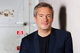 Alles is weer netjes zoals vroeger, zeg ik u. Na Vijf Seizoenen De Mol Is Zwijgen De Tweede Natuur Geworden Van Gilles De Coster Sommige Mensen Hopen Dat Ik Na Een Extra Pintje Loslippiger Word Tv Hln Be