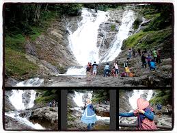 Jika anda ingin merasakan segarnya air disana namun tak bisa berenang, pengelola sudah menyiapkan alat pelampung. Air Terjun Lata Iskandar Indirect Therapy Of My Soul