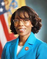 Sabrina Isom's Instagram, Twitter & Facebook