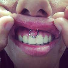 Smiley Piercing I Wonder How Bad That Would Hurt Holy Jeezus Smiley Piercing Piercings Piercing