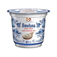 Lakomka Milchprodukte Smetana Bekannt In Deutschland Als Schmand Oder Saure Sahne Smetana Ist Sehr Beliebt Als Salatdres Saure Sahne Rezeptideen Salatdressing