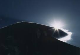 たのしい万葉集 0321 富士の嶺を高み畏み天雲も