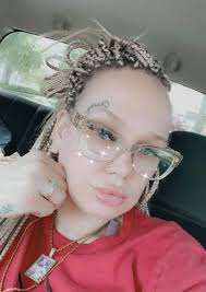 Looking for a couples mediator or therapist?