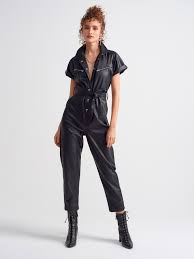 Kisa Kollu Siyah Deri Tulum Moda Stilleri Siyah Tulum Siyah Deri