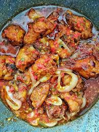 Anggapan tersebut muncul karena warung makan yang menyajikan menu ayam penyet di setiap kota di jawa sangatlah banyak. Resipi Balado Ayam Mudah Sedap Tak Guna Banyak Bahan