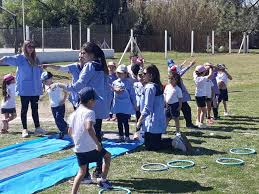 Tener espacios para compartir estas experiencias, poder analizarlas entre colegas y seguir pensando en intervenciones docentes que promuevan el aprendizaje de los niños. Encuentro De Juegos Sociomotores Para Los Alumnos De Nivel Inicial Hoy En El Polideportivo El Navarrero