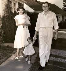 Vivian dorraine liberto and johnny cash were married for 13 years. Johnny Vivian Cash With Two Of Their Daughters Johnny Cash Daughter June Carter Cash Celebrity Pictures