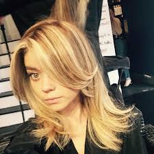 It draws attention to the person, brightens up any hairstyle, and makes the person ash blonde hair has become increasingly popular over the past few years, and it's clear to see why. Sarah Hyland With Blonde Hair 2014 Popsugar Beauty
