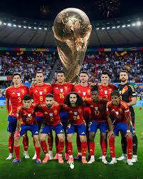 16 Yıllık Hasret Sona Erdi: İspanya Dünya Kupası'nın Sahibi Oldu🏆 İspanya,  FIFA Dünya Kupası finalinde Arjantin'i uzatmalarda 1-0 mağlup ederek 16 yıl  aradan sonra yeniden dünya şampiyonu oldu. Normal süresi golsüz eşitlikle