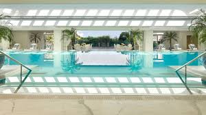 Discover a new elegance, from clothing to accessories and home decoration. Swimming Pool The Peninsula Shanghai