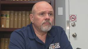 Riverside Drive residents upset over noisy revelers revving engines