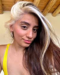 Lisette Velazquez's Instagram, Twitter & Facebook