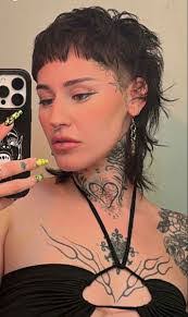 Brittnie Jones's Instagram, Twitter & Facebook