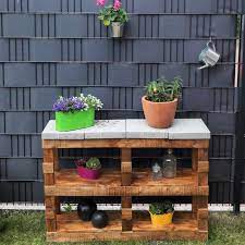 Weitere ideen zu regal aus paletten, paletten, möbel aus paletten. Palettenregal Fur Den Garten Regal Aus Paletten Regal Reihenendhaus