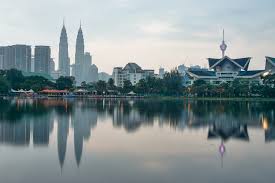 No time is better spent than a saturday afternoon picnic with food and friends. 4 Laid Back Spots To Have A Picnic With Your Kids In Kl
