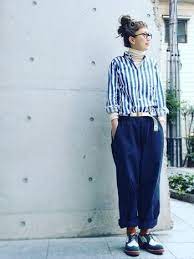 一枚でも 重ねて羽織っても ワードローブの定番 シャツ の着こなしコーディネート キナリノ ファッションスタイル 春 ファッション レディース 古着コーデ レディース