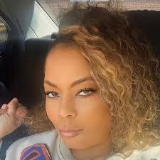 Vivian Bledsoe's Instagram, Twitter & Facebook