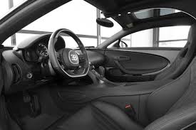 Instead of small parts and pompous waste of space, the interior is dominated by defined minimalism. Interior Bugatti Chiron Noire 2020