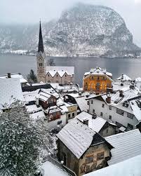 Travelling Through The World C On Instagram Courtesy Of The World Of Eli Admins Takemyhearteverywhere Hallstatt Austria Turismo Paisajes Turistico