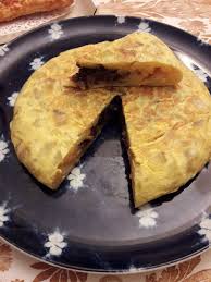 Desde Hace Tiempo Hemos Probado Realizar La Tortilla Tradicional Junto Con Otros Ingredientes Con Hortalizas Con Setas Y Tortas Tortilla De Patatas Morcilla