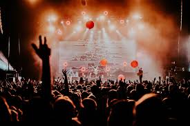 With 12,500 seats it is london's second largest indoor arena and third largest indoor. Live Review The Wombats The Sse Wembley Arena London 01 02 19 When The Horn Blows