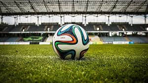 Fotboll är en lagsport där lagen strävar efter att få in bollen i motståndarnas mål. Darfor Ar Fotboll Varldens Popularaste Sport Sporthalsa
