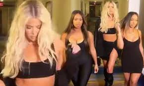 Klotok jamaah haul ke 15 : Khloe Kardashian Flashes Her Abs As She Struts Her Stuff With Malika And Khadijah Haqq Daily Mail Online
