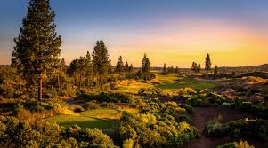 Located between the cascade lakes highway and skyliners road, tetherow is a luxury golf community located in the sw corner of bend, or. Tetherow Golf Club Central Oregon Golf Courses