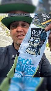 Amazon.com: MERG4 Rick Thorne Stay Rad Mid Length Large Crew Socks for Men  and Women Skateboarding Skate Quotes Black White : Clothing, Shoes & Jewelry