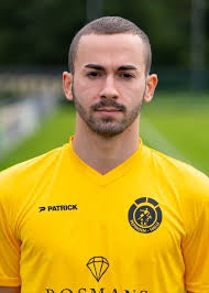 🔥 TRANSFERNIEUWS: BONO MERTENS NAAR KAC BETEKOM! 🔥 KAC Betekom versterkt  zich met niemand minder dan Bono Mertens! Deze snelle aanvaller, gezegend  met een fluwelen trap en uitstekende techniek, komt onze ploeg