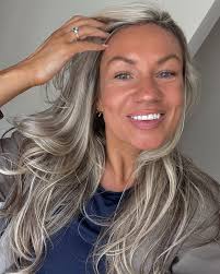 1. The prettiest & freshest hair 🥹✨ @alexighair 2. Wedding countdown is  almost 8 weeks 💍🗓️💒 3. Feeling blessed, happy, healthy and ready!!!  😁🤍✨ 4. Channelling my inner @sabrinacarpenter 🫧😝😇💁🏼‍♀️